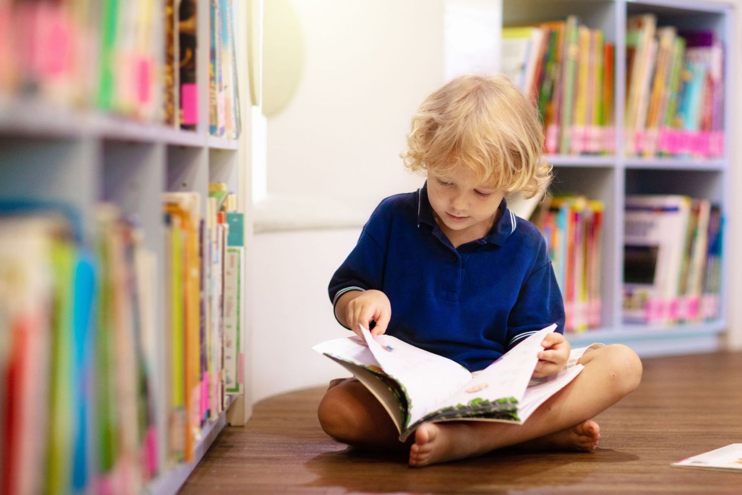 Niño leyendo